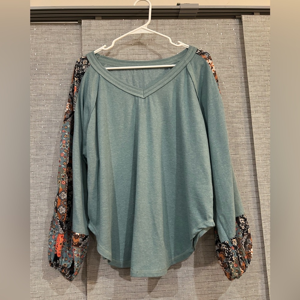 Women’s Boutique Flowy Top (1X)